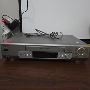 Sony SLV-N80 4 Head VHS VCR Hi-Fi Video Cassette Recorder Tested NO Remote